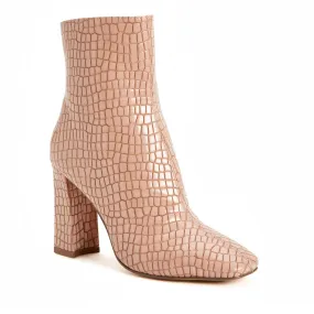 THE LUVLIE BOOTIE