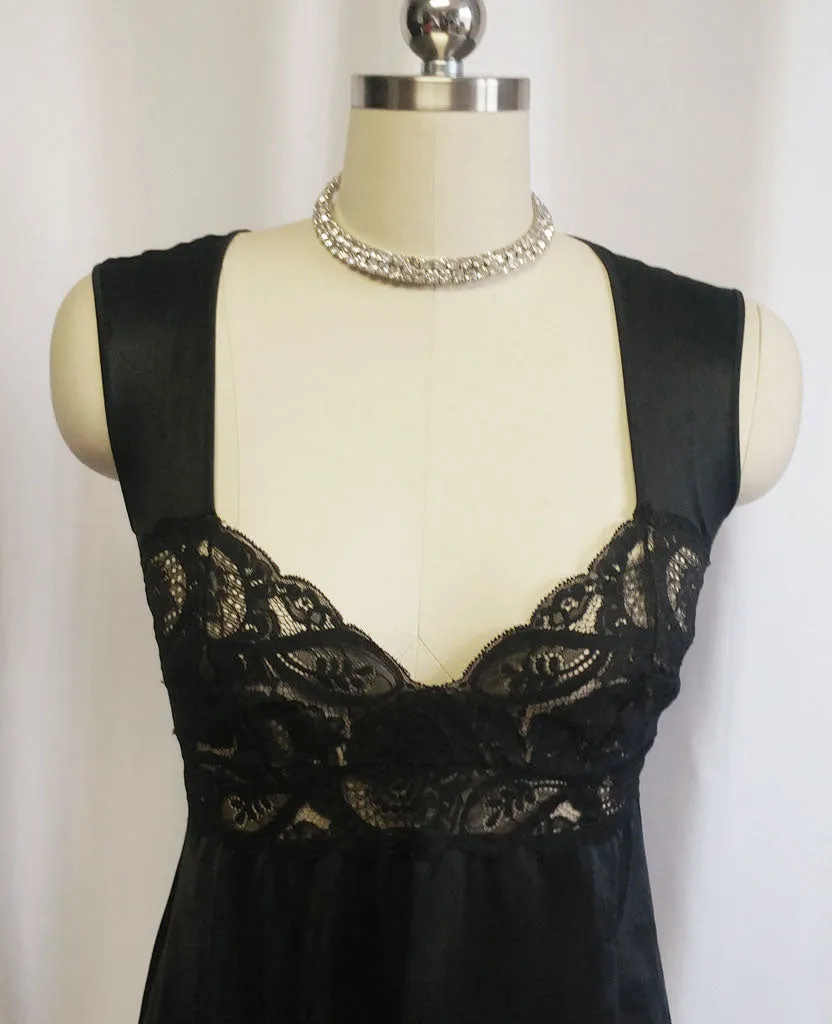 *VINTAGE OLGA SPANDEX LACE PEIGNOIR & NIGHTGOWN IN BLACKBERRY