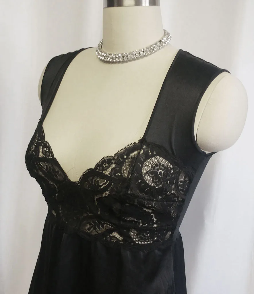 *VINTAGE OLGA SPANDEX LACE PEIGNOIR & NIGHTGOWN IN BLACKBERRY