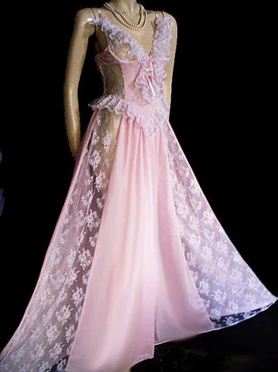 *VINTAGE ROMANTIC FAIRYTALE “TREASURE” BY FARIS LACE RUFFLE GRAND SWEEP BUSTIER-LOOK NIGHTGOWN IN BREATHTAKING PINK