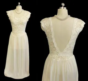 *VINTAGE VICTORIA’S SECRET BRIDAL TROUSSEAU SPANDEX LACE NIGHTGOWN WITH BEAUTIFUL BACK IN MOONLIGHT - LARGE